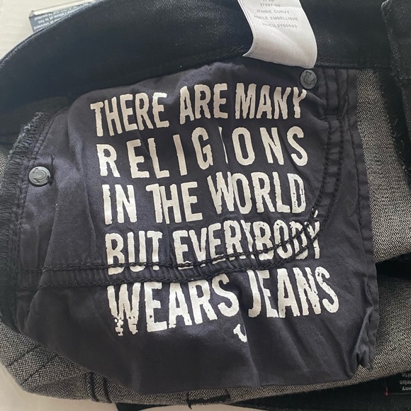 TRUE RELIGION Feathered Black Jennie Curvy Ankle Embellished Jeans Size 32 - Picture 14 of 16